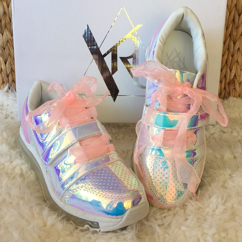 💕Samples💕YRU Holographic Aiire Sneakers